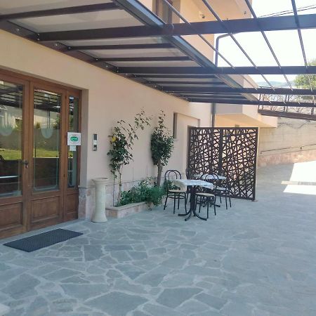 Hotel Ristorante Caligiuri Decollatura Extérieur photo