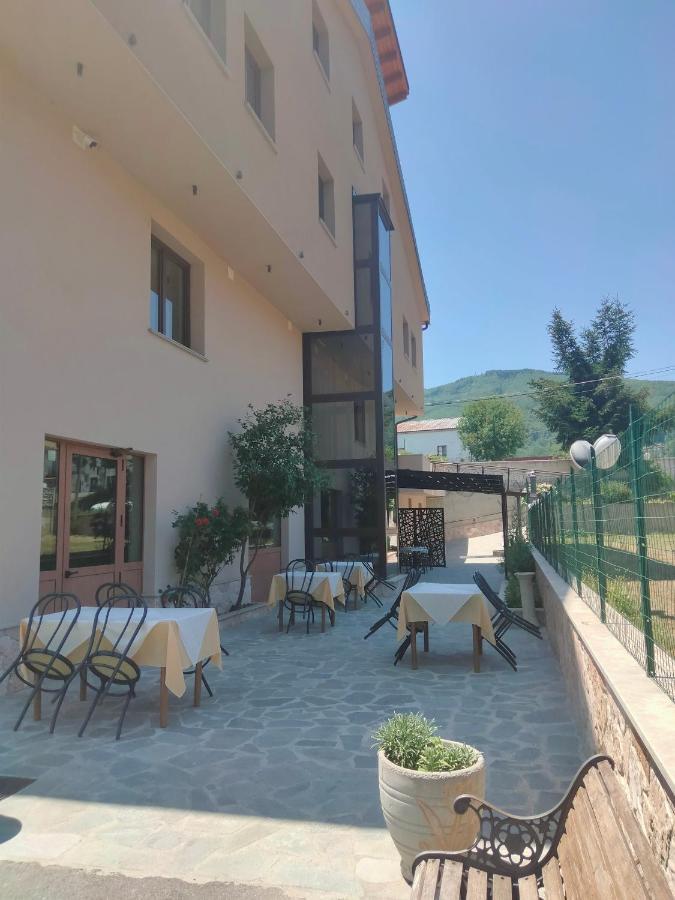 Hotel Ristorante Caligiuri Decollatura Extérieur photo